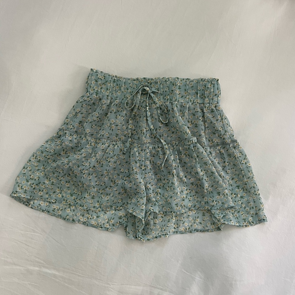 Altar’d State Sz XS Camille Floral Shorts
